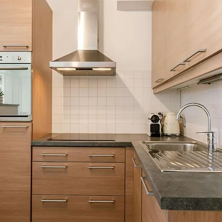 Huswell - Cozy For 4 With Parking Apartmán *