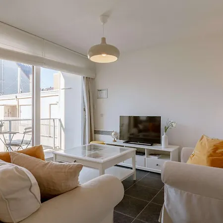 Huswell - Cozy For 4 With Parking アパート ニーウポールト