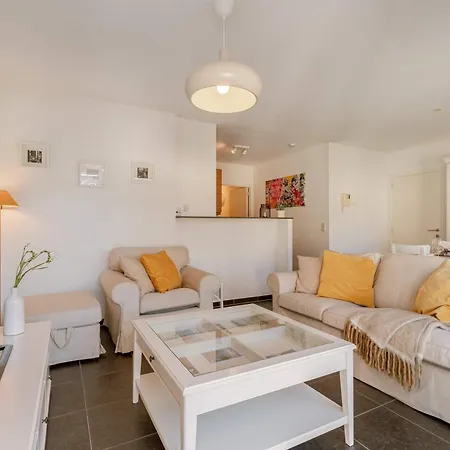 Huswell - Cozy For 4 With Parking *